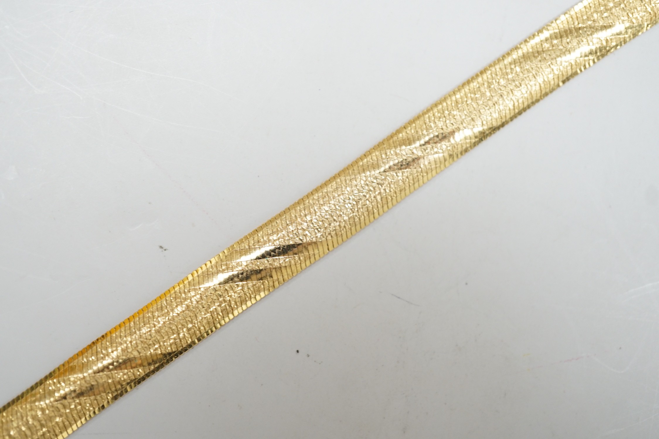 A modern Italian 14kt bracelet, 17cm, 11.3 grams.